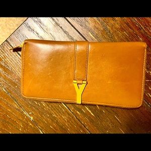 SALE ! ♥️Yves saint Laurent y-ligne zipped wallet